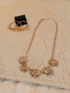 Source Unknown Gold Floral Crystal Necklace with Matching Hoops